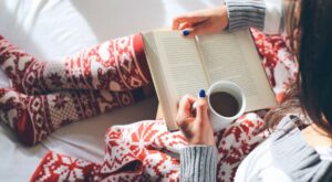 ¡No pierdas la tradición! Ideas para regalar un libro esta Navidad