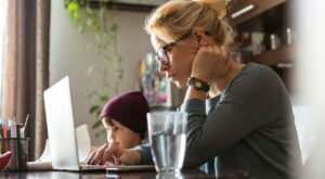 Un estudio revela que las mujeres son más productivas cuando son mamás