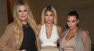 La increíble evolución facial de las hermanas Kardashian, ¿alguien dijo cirugía?