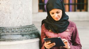 Un medio de comunicación lanza un pack de defensa para las mujeres musulmanas