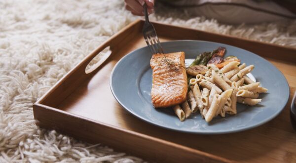 ¿Es bueno comer hidratos de carbono por la noche?