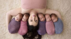 La bella historia de una mamá y sus quintillizos a través de imágenes
