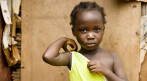 Planchado de senos, la tortura que aún sufren algunas niñas en Camerún