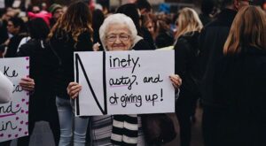 15 abuelas revolucionarias que volvieron a protestar por sus derechos en la marcha contra Trump