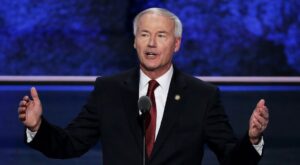 Arkansas aprueba una ley que prohíbe a las mujeres abortar incluso en casos de violación