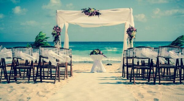 ¿Te gustaría celebrar tu boda a la orilla del mar?