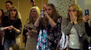 ¡Embarazo con sorpresa! La genial reacción de una familia al conocer la noticia