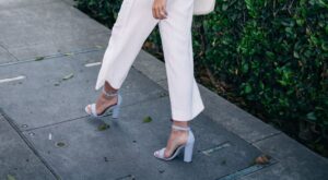 ¿Con qué pegan las sandalias?