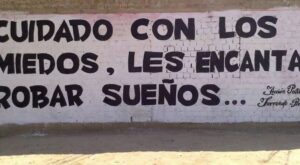 Las 20 mejores creaciones callejeras de «Acción Poética»