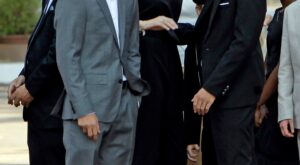 Angelina Jolie reaparece junto a todos sus hijos en medio de su crisis familiar