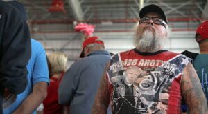 Los «Angry white men», así son los seguidores de Trump que han declarado la guerra a las mujeres