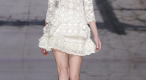 Yolan Cris reinterpreta a la novia bohemia