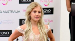 Justine Clarke, la primera mujer en silla de ruedas que se presenta a Miss Mundo