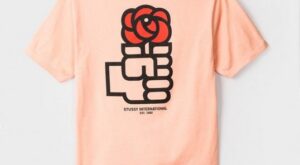 Urban Outfitters pone a la venta una camiseta con el logo del PSOE