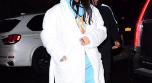 Rihanna y su conjunto extravagante, peor look de la semana