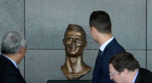 Cristiano Ronaldo, centro de las burlas por tener su propio Ecce Homo