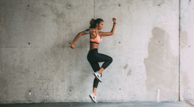 ¿Sin tiempo para el gym? Prueba este entrenamiento HIIT de 30 minutos