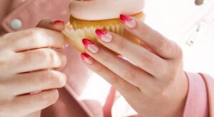 Cómo hacer una manicura de gel en casa