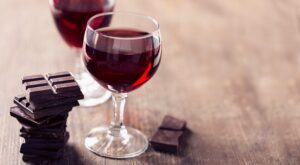 Dieta Sirtfood, ¿chocolate y vino para adelgazar?