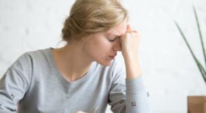 Despedida por negarte a trabajar en minifalda, ¿qué te parecería?