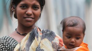 Las leyes indias permiten abortar a una niña violada por su padrastro