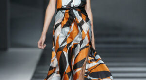 Juanjo Oliva – Mercedes Benz Fashion Week Madrid P/V 2015