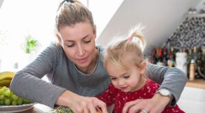 Cómo conseguir que los niños coman fruta y verdura