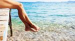 6 formas de combatir la hinchazón de piernas en verano