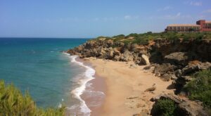 14 calas (escondidas) para descubrir este verano