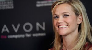 Reese Witherspoon recomienda: «Huye de los hombres que no pueden con tu ambición»