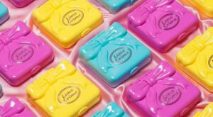 Polly Pocket: de juguete de los 90 a packaging de maquillaje millennial