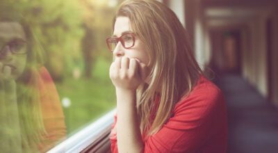 ¿En qué te puede ayudar pensar mal de los demás?