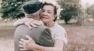 60 años después consiguen hacer su reportaje de boda y las fotos son entrañables