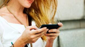 Primera cita en Tinder: 10 reglas de oro para que salga perfecta