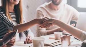 ¿Sabes cómo mejorar la relación con tus clientes?