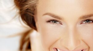 Cómo conseguir un rostro radiante con un solo gesto