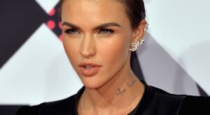 La actriz Ruby Rose tiene un mensaje para todos los que critican su físico