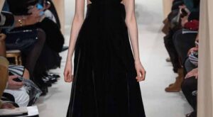 Valentino: París Alta Costura Primavera-Verano 2015