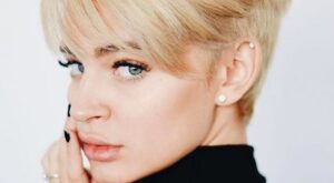 El nuevo look de Laura Escanes, la mujer de Risto Mejide