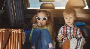 8 consejos para viajar seguros en coche con niños