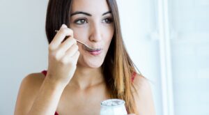 Beneficios del yogur para mejorar la digestión de la lactosa