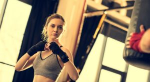 Consejos de defensa personal básica para enfrentar una situación de riesgo