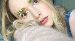«Cejas florales», la última tendencia que invade Instagram