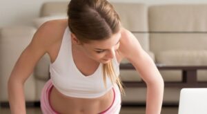 15 ejercicios que puedes hacer en casa ​para fortalecer tu cuerpo