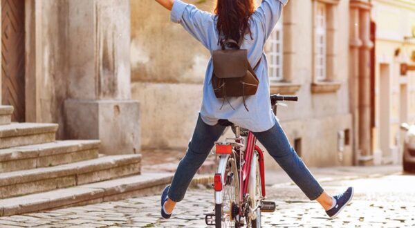 Aprovecha el buen tiempo y muévete en bici: ¡descubre sus beneficios!