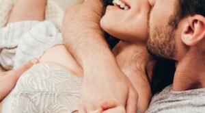 Cómo utilizar lubricantes íntimos: ¡la clave del placer!