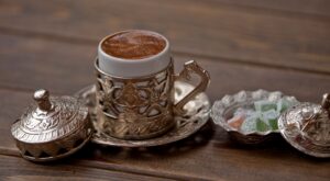 ¿Cómo leer los posos del café? 15 figuras y sus significados