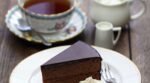 Cómo hacer tarta Sacher: la receta de la famosa tarta de chocolate austriaca