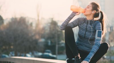 Las mejores botellas para hacer deporte que toda ‘fit girl’ querrá tener