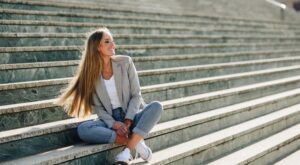 Crea tu ‘outfit’ perfecto con 6 prendas básicas que TODAS tenemos